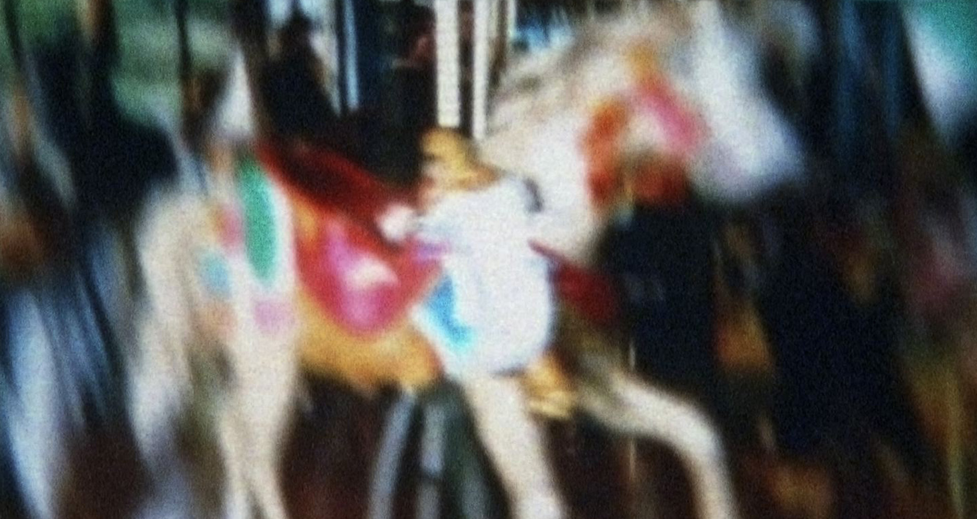 3dreamsofhorses_wp imagecouleur floue d'un cheval de manège