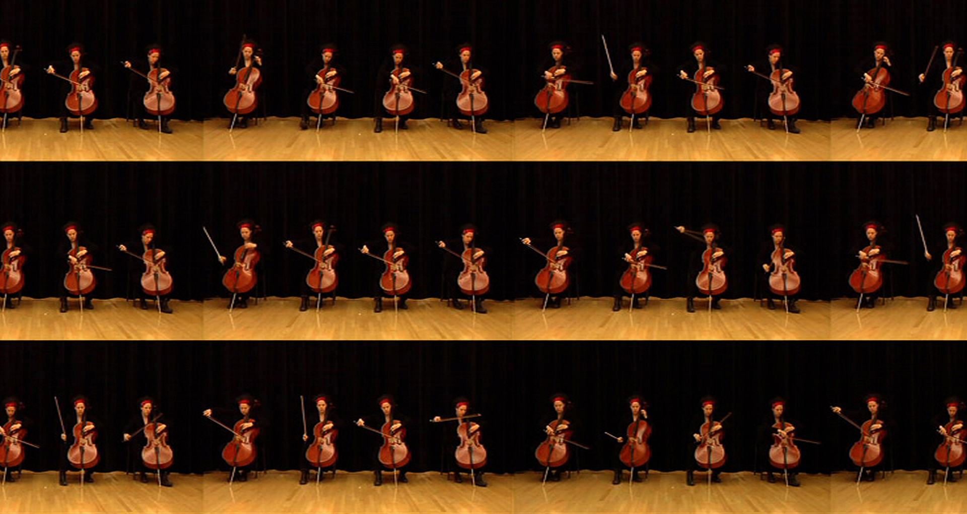 Nathalie Bujold, Textiles de cordes, 2013 L’image répétée d’une femme jouant au violoncelle.