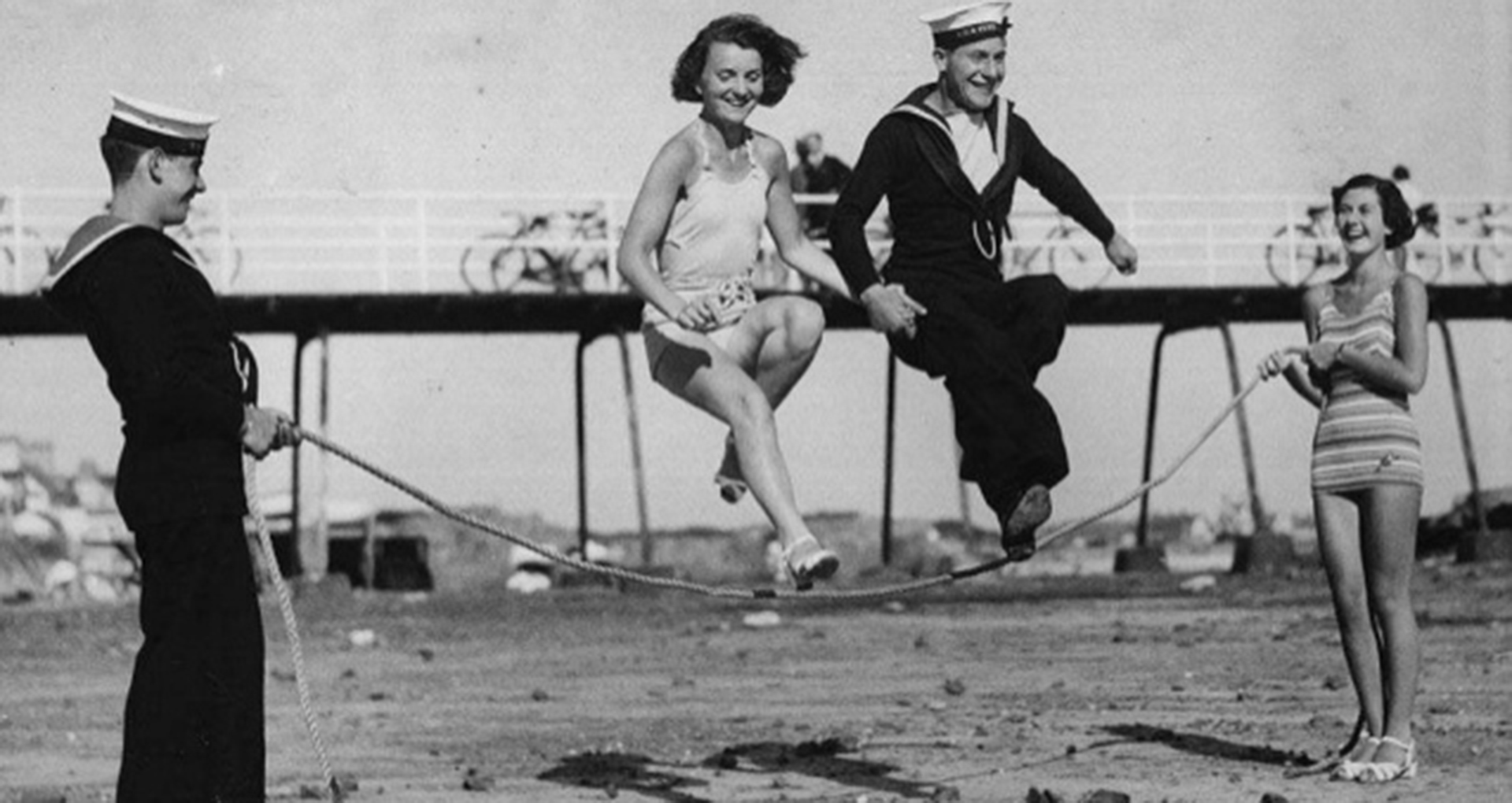 fun-in-the-sun-vintage-beach-photos-38-638
